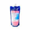 Un sachet de recharge bleu et rose de SOPRA PLONGE C+, détergent surconcentré pour le lavage de la vaisselle à la main, avec le texte de l'étiquette et les symboles de danger, se tient debout sur un fond blanc.