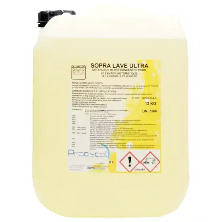Grand récipient en plastique contenant SOPRA LAVE ULTRA, un détergent ultra-concentré pour la vaisselle et la verrerie, avec des étiquettes d'avertissement et des instructions d'utilisation détaillées sur l'étiquette frontale.