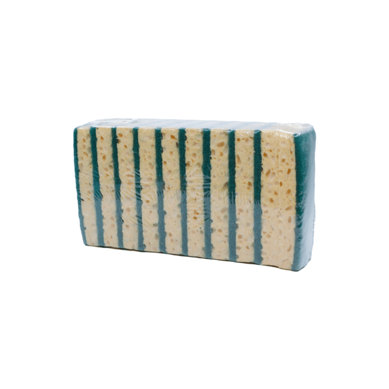 Un paquet d'Eponge Grand Modèle combinée végétale + tampon vert éponges de cuisine rectangulaires jaunes avec des couches de frottement vertes, emballées dans du plastique transparent, sur fond blanc.