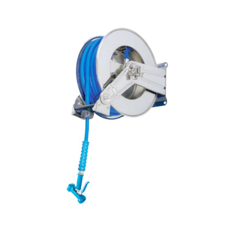 L'Enrouleur inox automatique 15 m 1 pdt premium + kit de dilution est un enrouleur mural en acier inoxydable avec un tuyau bleu enroulé de 15 m et une buse de pulvérisation.