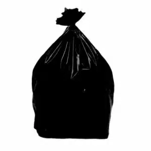 Un Sac poubelle 110 L noir Qualité 45 µ est représenté ficelé et debout sur un fond blanc uni.