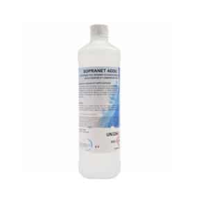 Une bouteille en plastique blanc étiquetée "Sopranet Adu" avec un texte et des symboles de danger, contenant 1 kg de solution de nettoyage ou de produit chimique.
