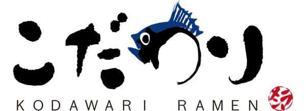 Logo pour Kodawari Ramen comprenant des caractères japonais stylisés, une illustration de poisson bleu et le texte "KODAWARI RAMEN" en dessous.